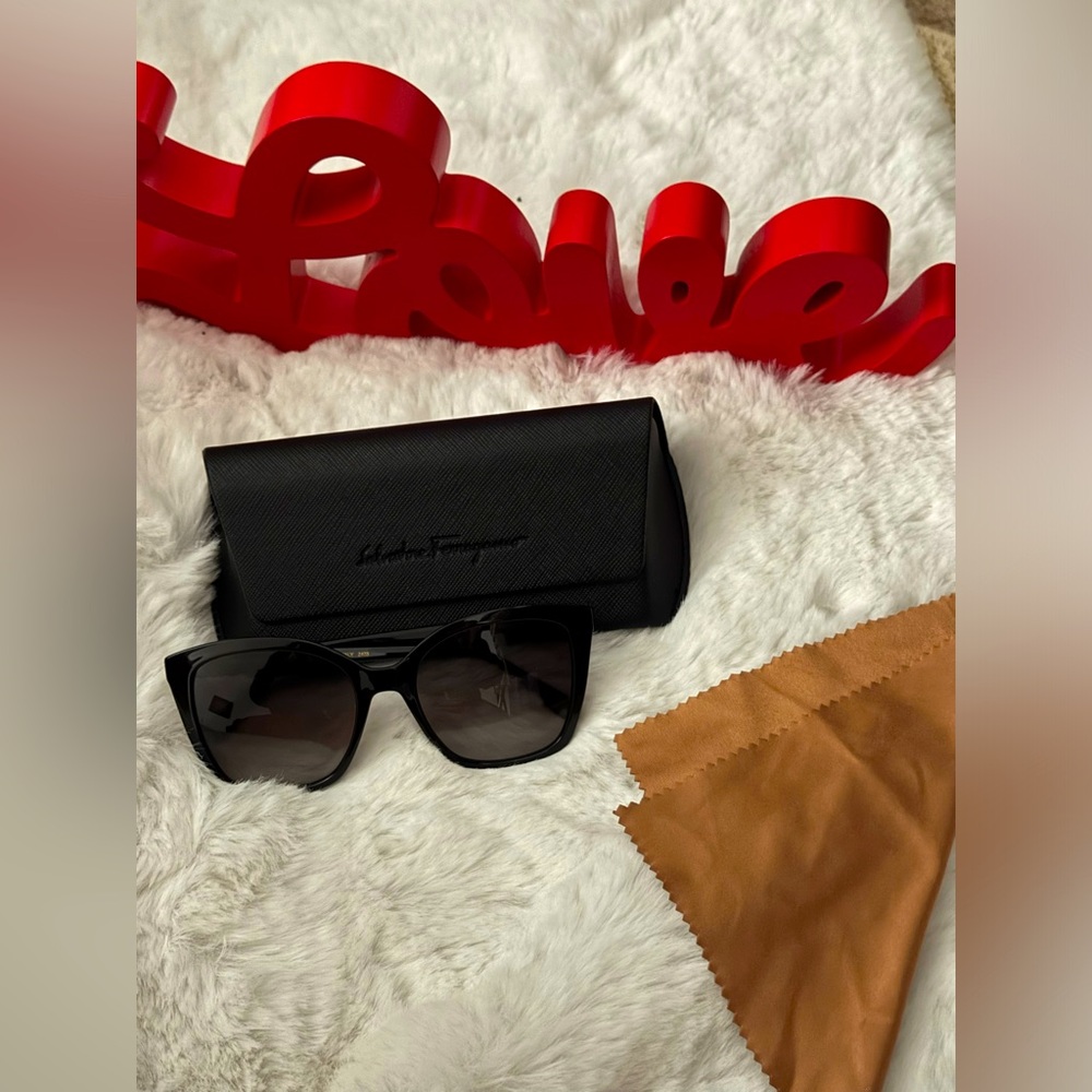Authentic Brand New Salvatore Ferragamo beautiful sunglasses